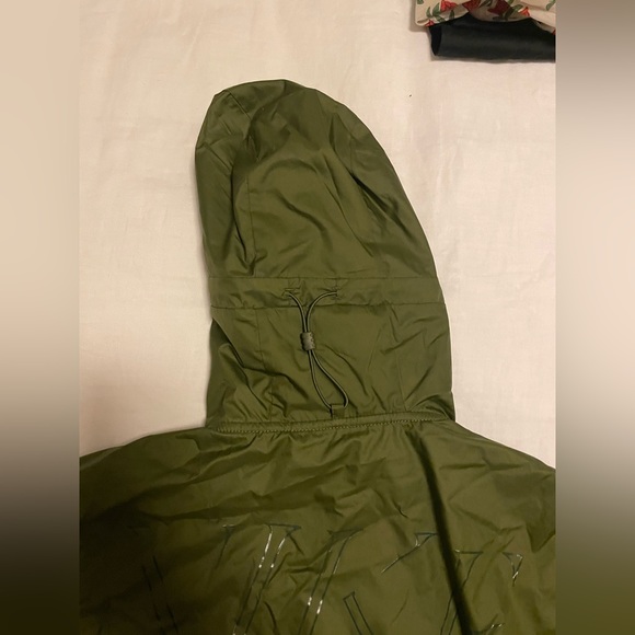 Nike Essential Running Jacket packable - Picture 10 of 15